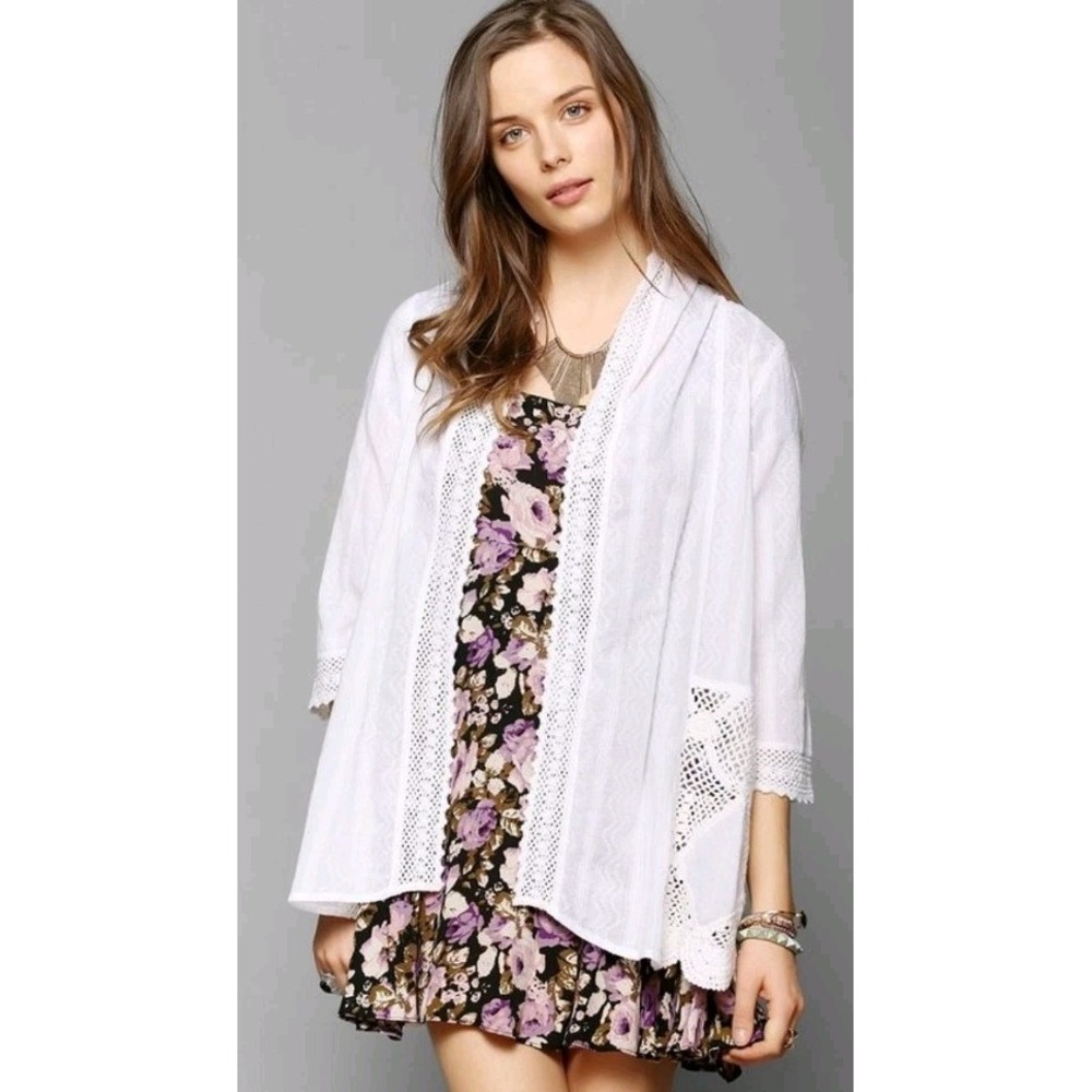 UO Band of Gypsies Women's Vintage Doily Kimono Jacket Cardigan Shawl Crochet Md